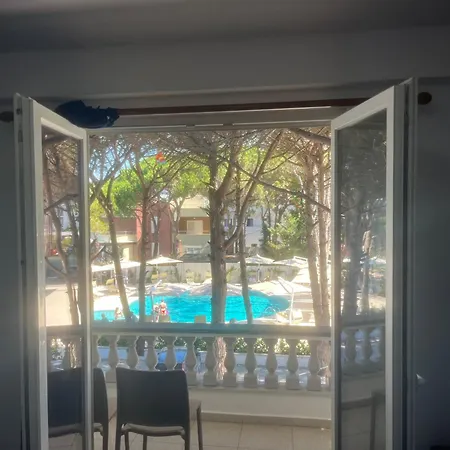 Отель Reni Голем