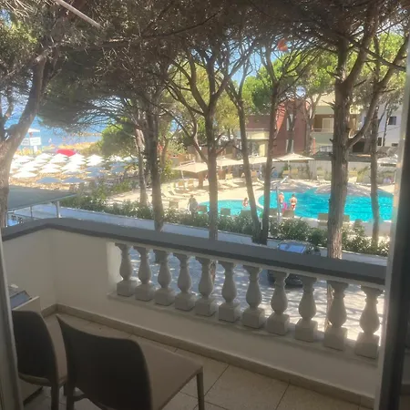Reni Hotel